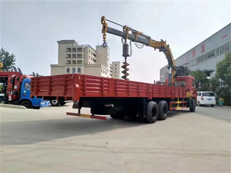 東風后八輪徐工12噸折臂隨車吊圖片展示3