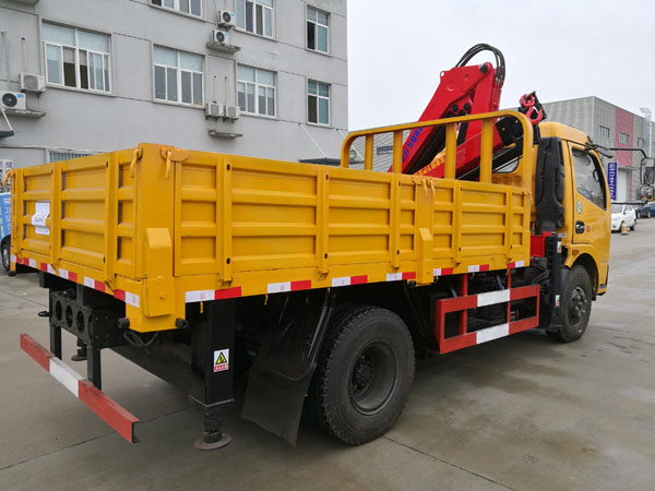 SQ80ZB2+1江威智能折臂隨車吊圖片展示2