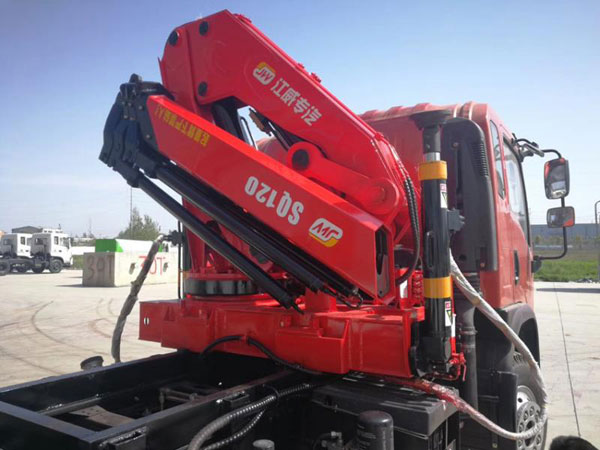 SQ80ZB2+1江威智能折臂隨車吊圖片展示4