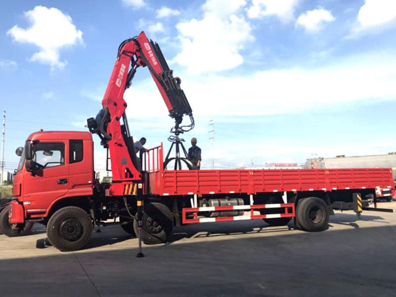 小三軸8噸隨車(chē)吊車(chē)/SQZ160ZB3江威折臂隨車(chē)吊