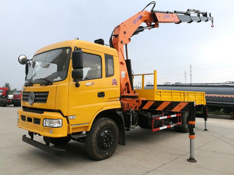 SQ240ZB4東風(fēng)御虎折臂隨車吊