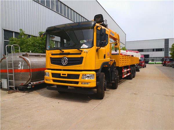 東風T5前四后八16噸隨車吊