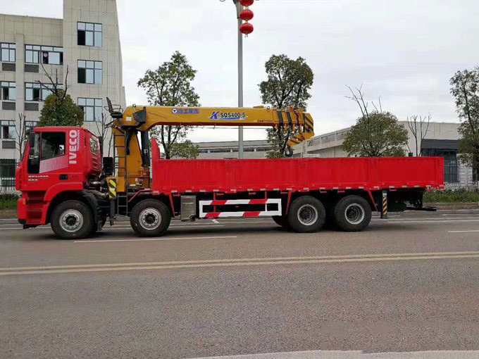 徐工吊機(jī)16噸紅巖前四后八隨車吊圖片展示4 徐工吊機(jī)16噸紅巖前四后八隨車吊圖片展示4