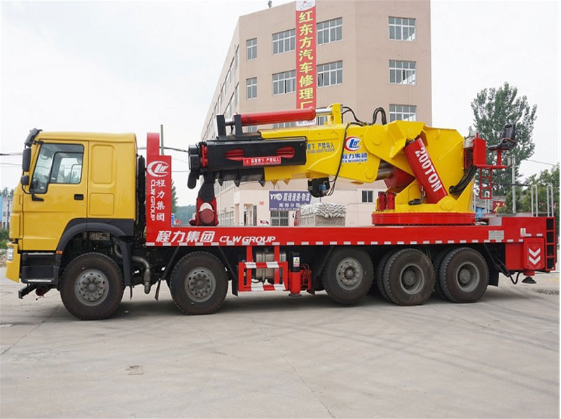 程力200噸重汽豪沃隨車吊（重汽 -- 豪沃HOWO200噸隨車起重運(yùn)輸車）