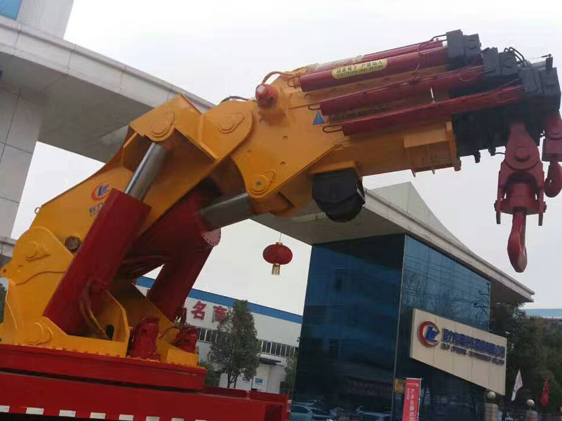 程力180噸重汽豪沃隨車吊圖片展示2