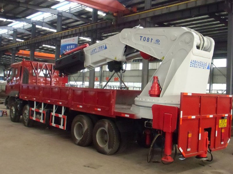 重汽豪沃150噸隨車吊圖片展示3