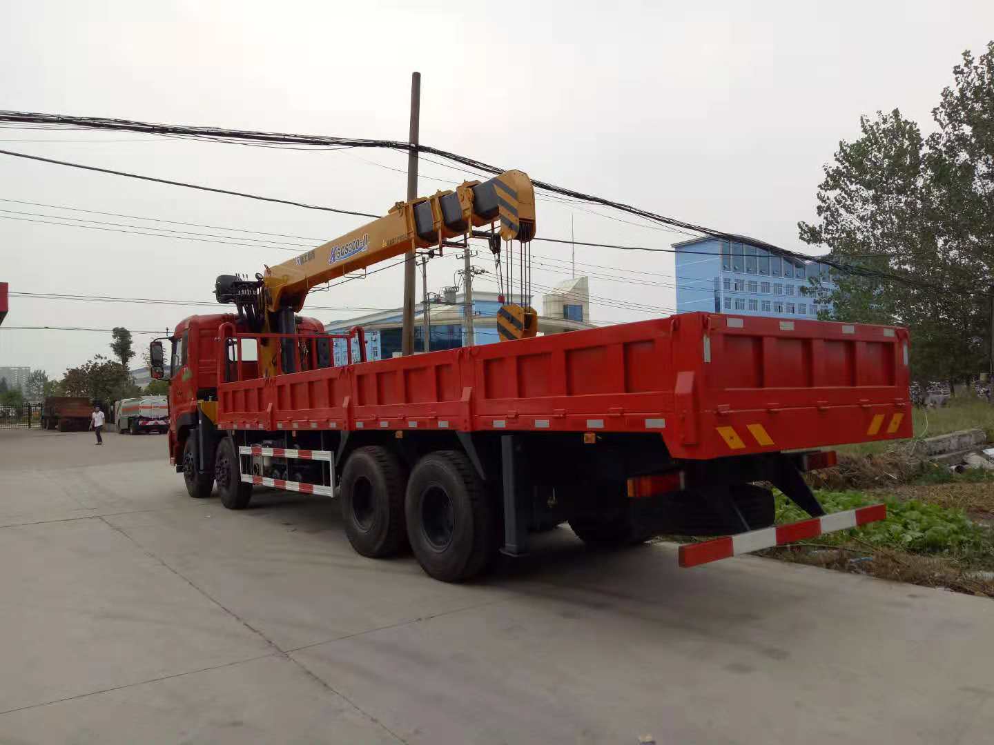 東風天龍前四后八14噸徐工隨車吊圖片展示4 東風天龍前四后八14噸徐工隨車吊圖片展示4