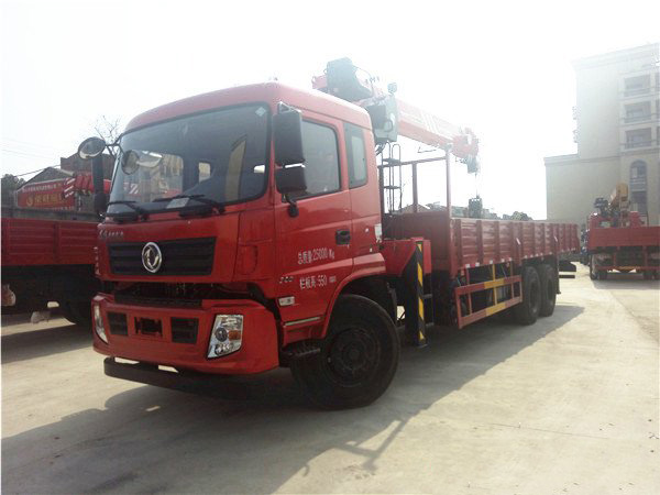 三一12噸后雙橋東風隨車吊