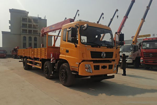 長興12噸三軸東風(fēng)隨車吊圖片展示3