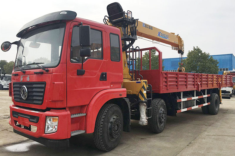 10噸小三軸東風(fēng)隨車吊(高性價比)