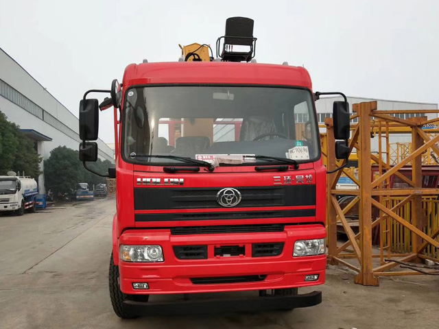 徐工吊機10噸三環后提升橋隨車吊圖片展示2 徐工吊機10噸三環后提升橋隨車吊圖片展示2