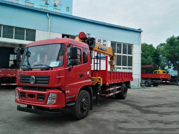 程力吊機8噸東風隨車吊