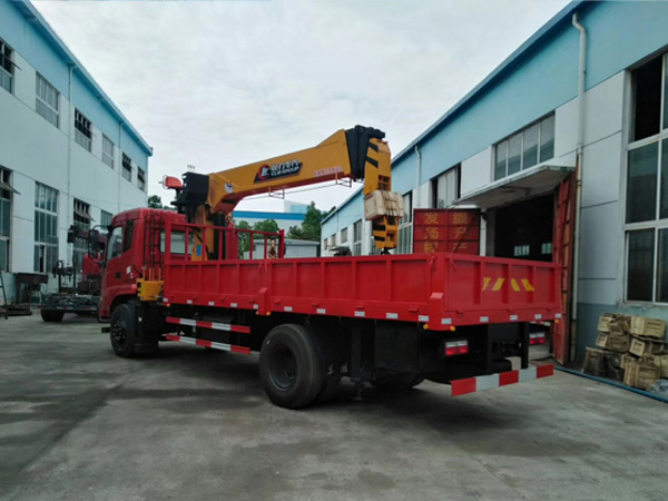 程力吊機8噸東風隨車吊圖片展示3