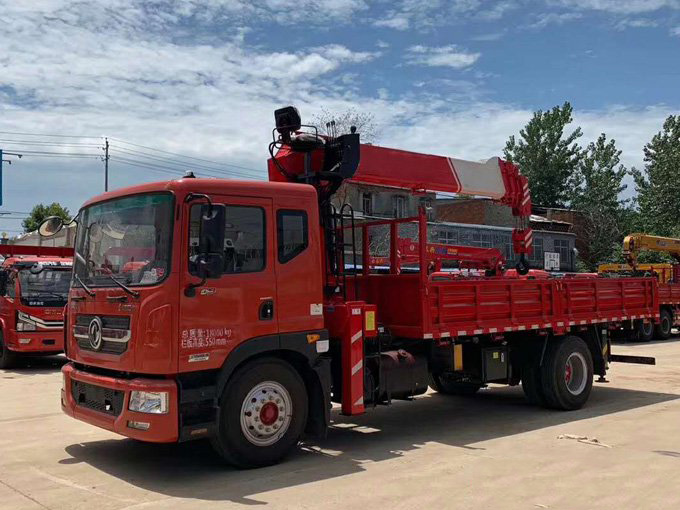 8噸東風多利卡D9隨車吊(國六)