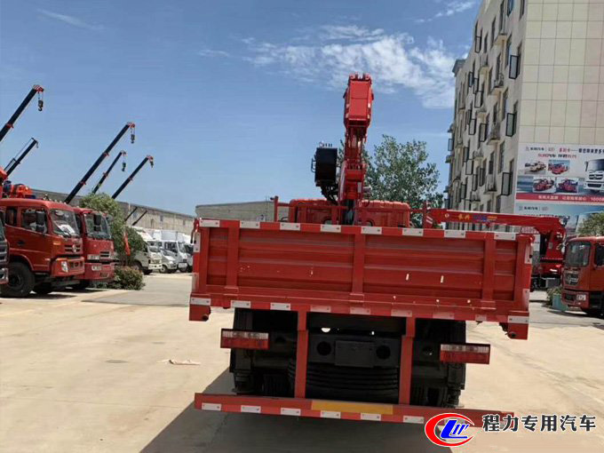 8噸東風多利卡D9隨車吊(國六)圖片展示3 8噸東風多利卡D9隨車吊(國六)圖片展示3