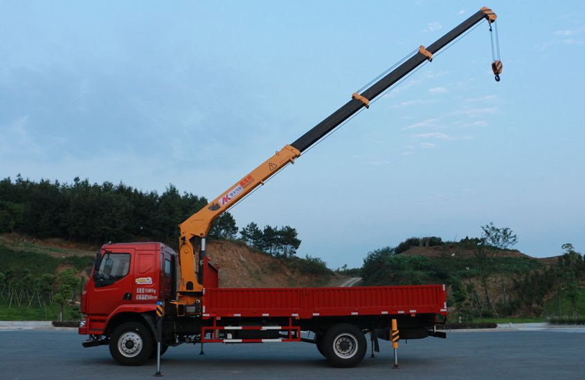 單橋6.3噸東風(fēng)柳汽隨車吊圖片展示3 單橋6.3噸東風(fēng)柳汽隨車吊圖片展示3