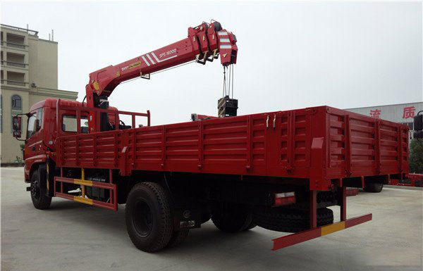 三一7噸東風(fēng)單橋隨車吊圖片展示4 三一7噸東風(fēng)單橋隨車吊圖片展示4