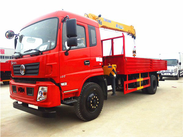 徐工6.3噸東風隨車吊（東風 -- 御虎6.3噸隨車起重運輸車）