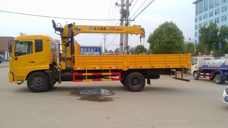 徐工6.3噸東風天錦隨車吊
