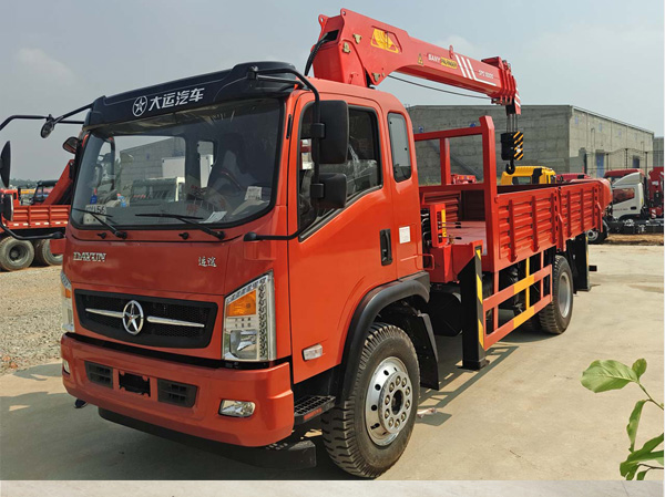 三一7噸大運隨車吊（大運7噸隨車起重運輸車）