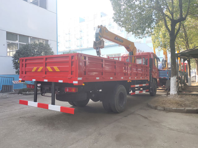 程力吊機6.3噸東風天錦隨車吊圖片展示4