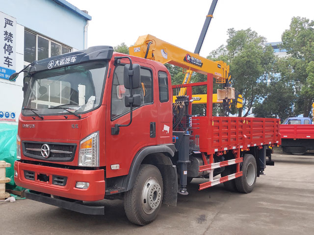 程力吊機6.3噸大運運途隨車吊