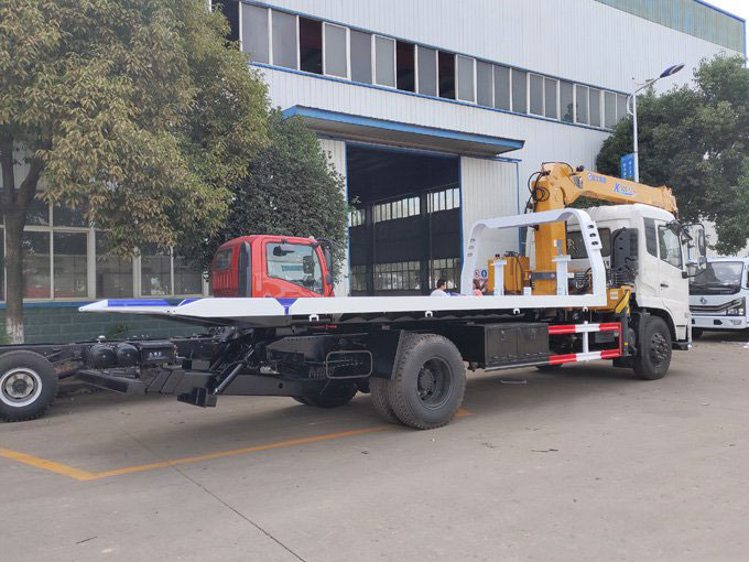 徐工吊機6.3噸東風(fēng)天錦清障隨車吊圖片展示4