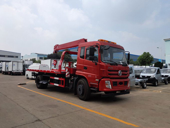 程力吊機(jī)6.3噸東風(fēng)特商隨車吊帶清障