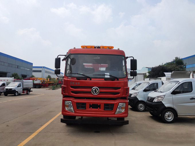 程力吊機(jī)6.3噸東風(fēng)特商隨車吊帶清障圖片展示3