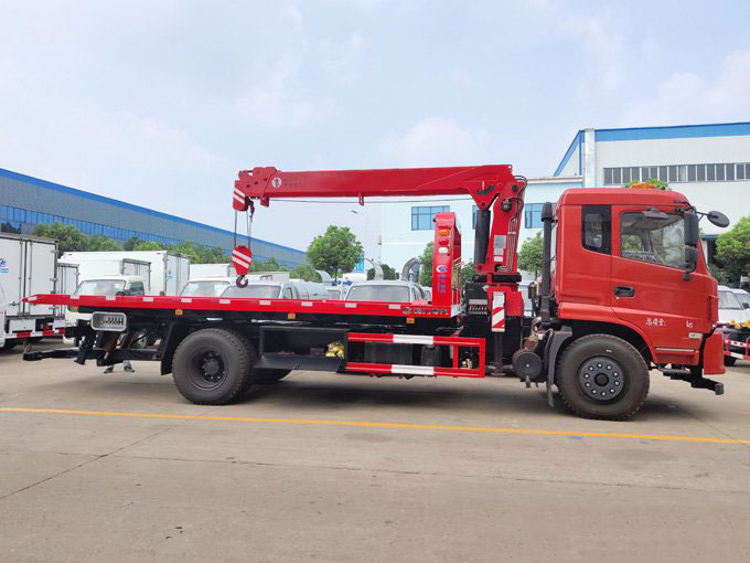 程力吊機(jī)6.3噸東風(fēng)特商隨車吊帶清障