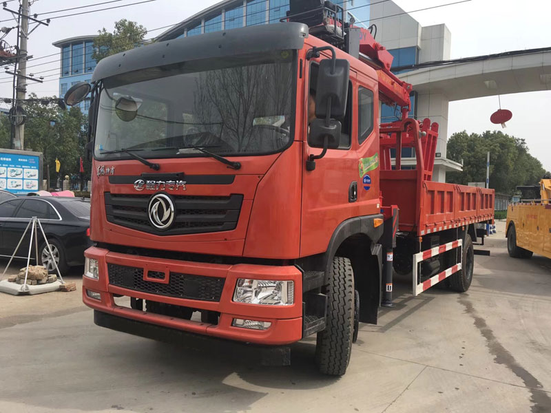 東風T5單橋程力5噸折臂吊隨車吊