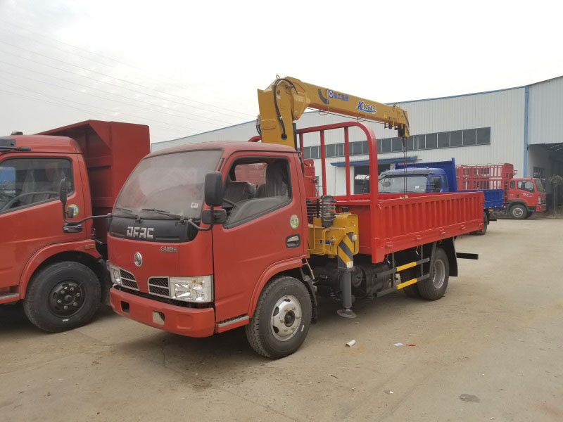 藍牌2噸東風隨車吊(東風 -- 福瑞卡2噸隨車起重運輸車)圖片展示2 藍牌2噸東風隨車吊(東風 -- 福瑞卡2噸隨車起重運輸車)圖片展示2