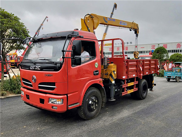 藍(lán)牌2噸東風(fēng)隨車吊（東風(fēng) -- 福瑞卡2噸隨車起重運(yùn)輸車）