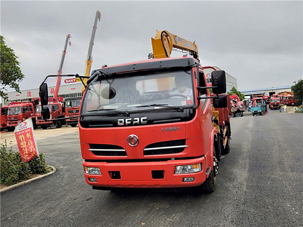 藍牌2噸東風隨車吊(東風 -- 福瑞卡2噸隨車起重運輸車)圖片展示6 藍牌2噸東風隨車吊(東風 -- 福瑞卡2噸隨車起重運輸車)圖片展示6