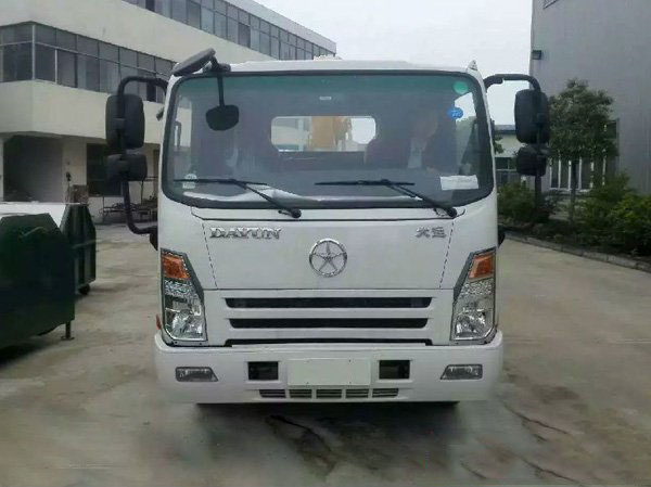 藍(lán)牌飛濤3.5噸大運(yùn)隨車吊（大運(yùn)3.2噸隨車起重運(yùn)輸車）