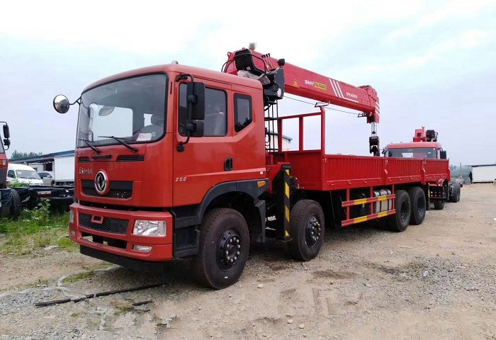 東風(fēng)前四后八8×4三一16噸隨車吊圖片