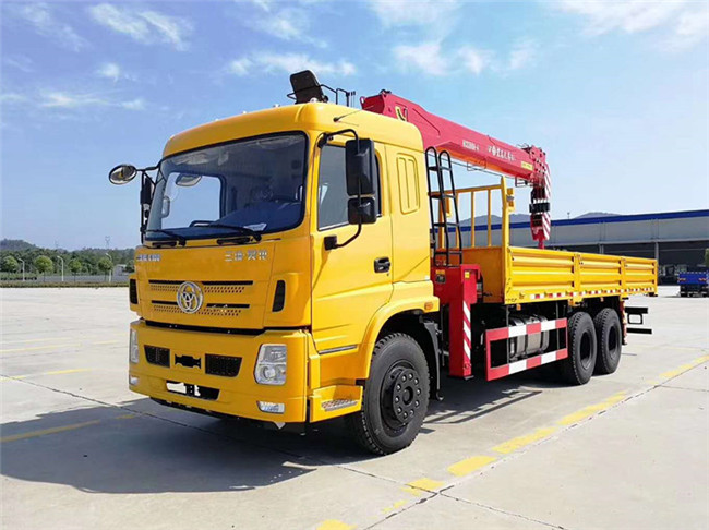 三環(huán)昊龍后八輪12噸隨車吊圖片