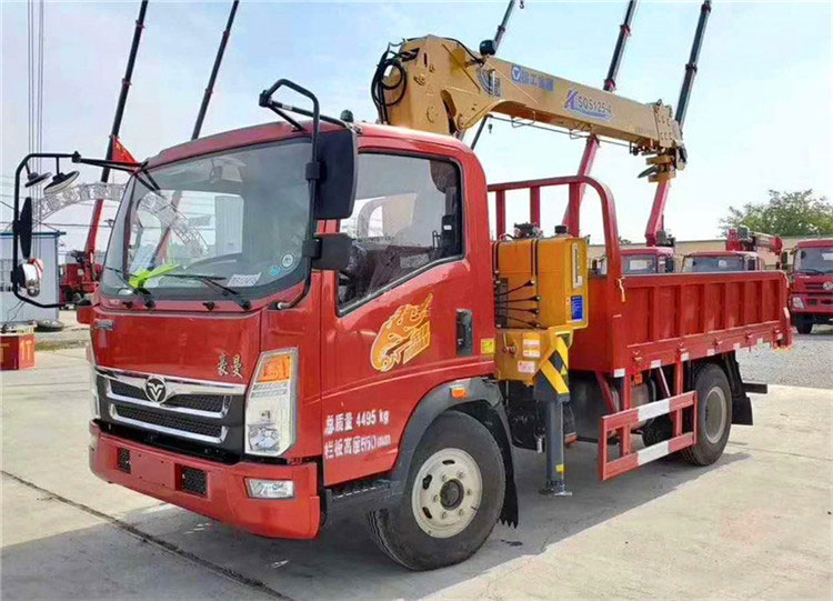 藍(lán)牌隨車吊底盤哪個(gè)品牌好?