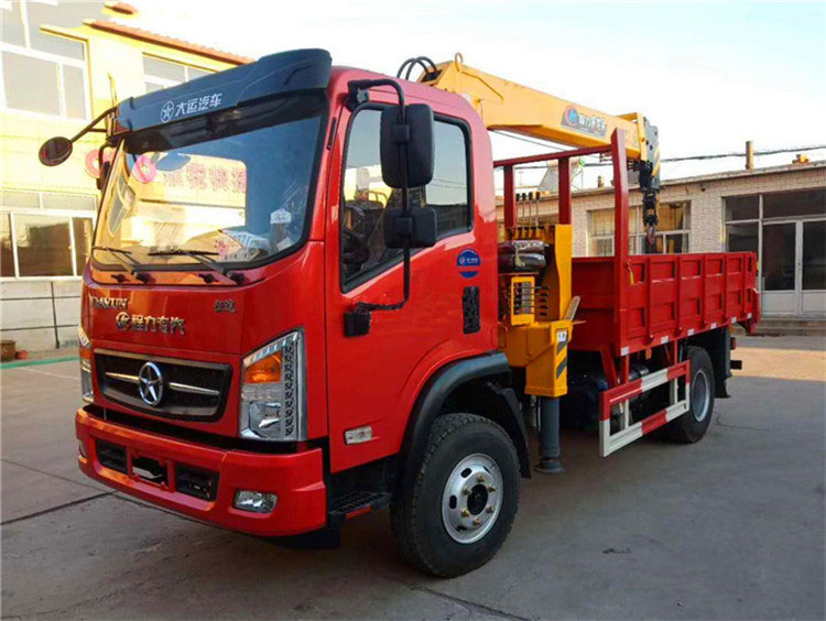 藍(lán)牌隨車吊底盤哪個(gè)品牌好?