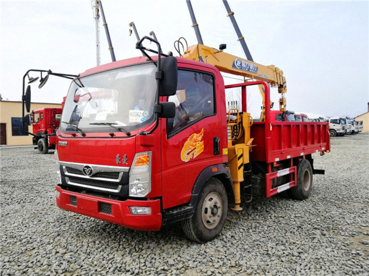 藍(lán)牌隨車吊底盤哪個(gè)品牌好?