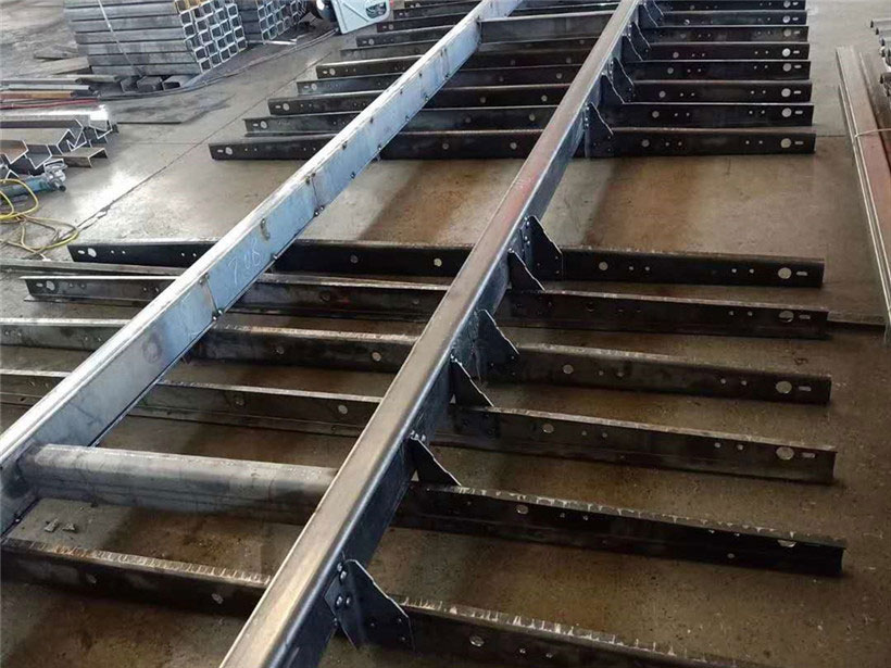 隨車吊冷鉚車廂，抗變形、抗開裂、結實耐用