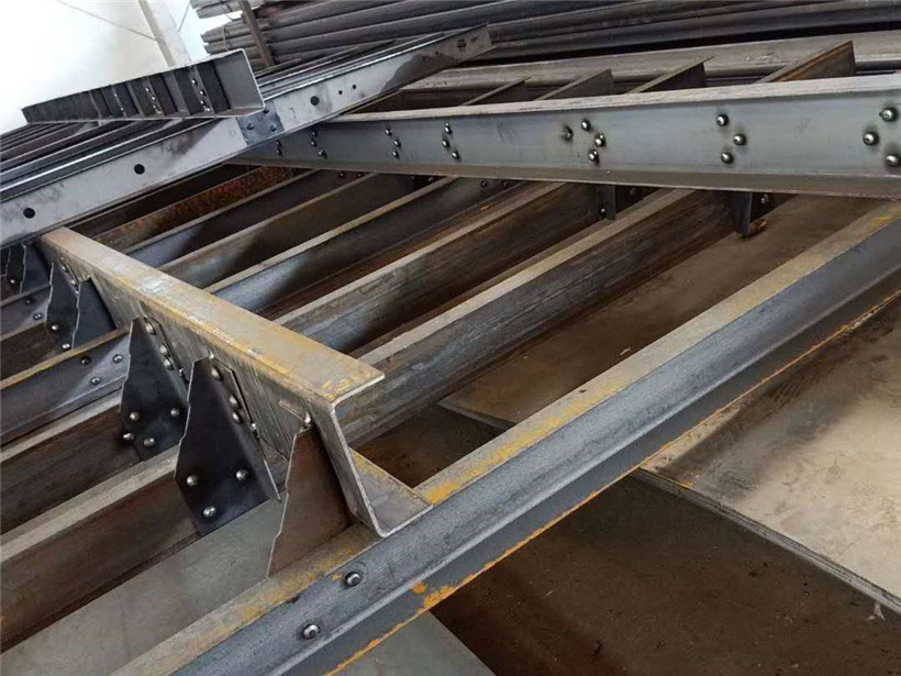 隨車吊冷鉚車廂，抗變形、抗開裂、結實耐用