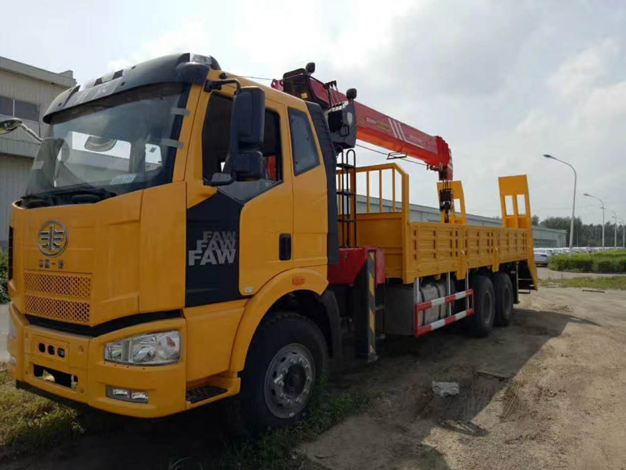 解放J6三一12噸隨車(chē)吊