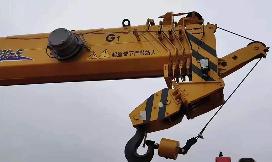 陜汽德龍徐工16噸隨車吊圖片展示6 陜汽德龍徐工16噸隨車吊圖片展示6