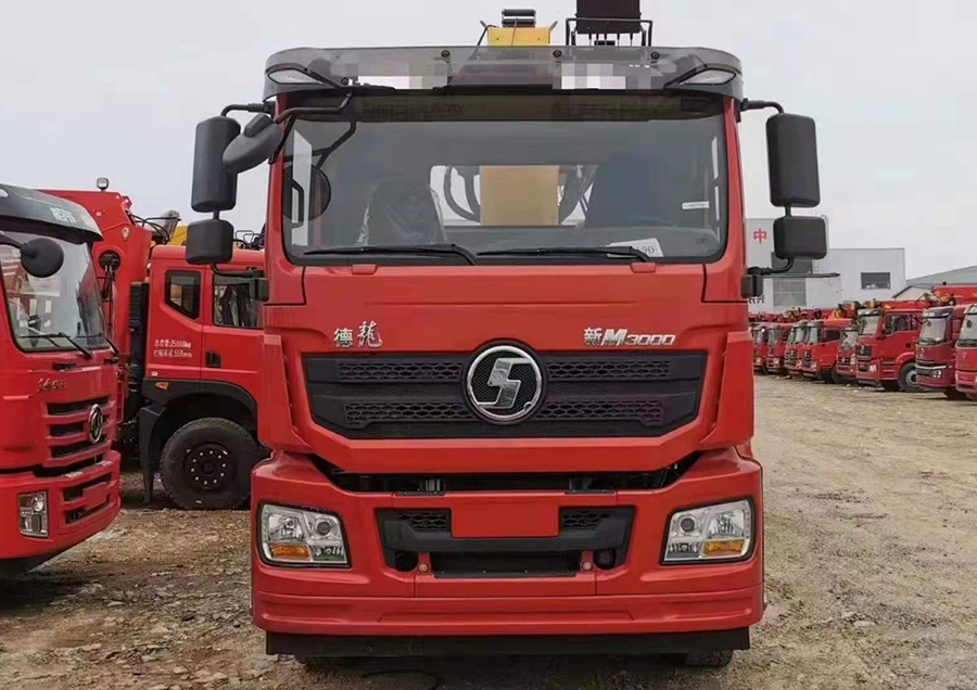 陜汽德龍徐工16噸隨車吊圖片展示3 陜汽德龍徐工16噸隨車吊圖片展示3