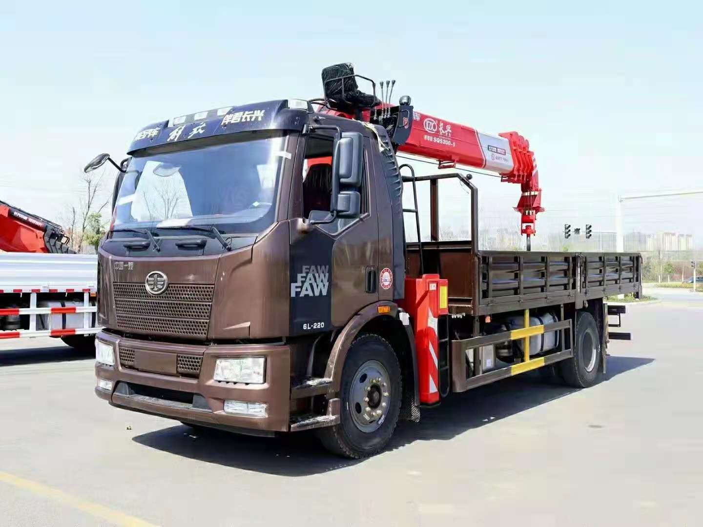 解放J6單橋8噸隨車吊