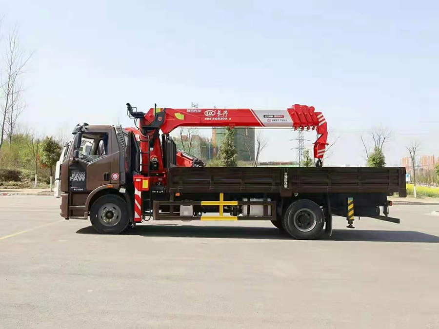 解放J6單橋8噸隨車吊