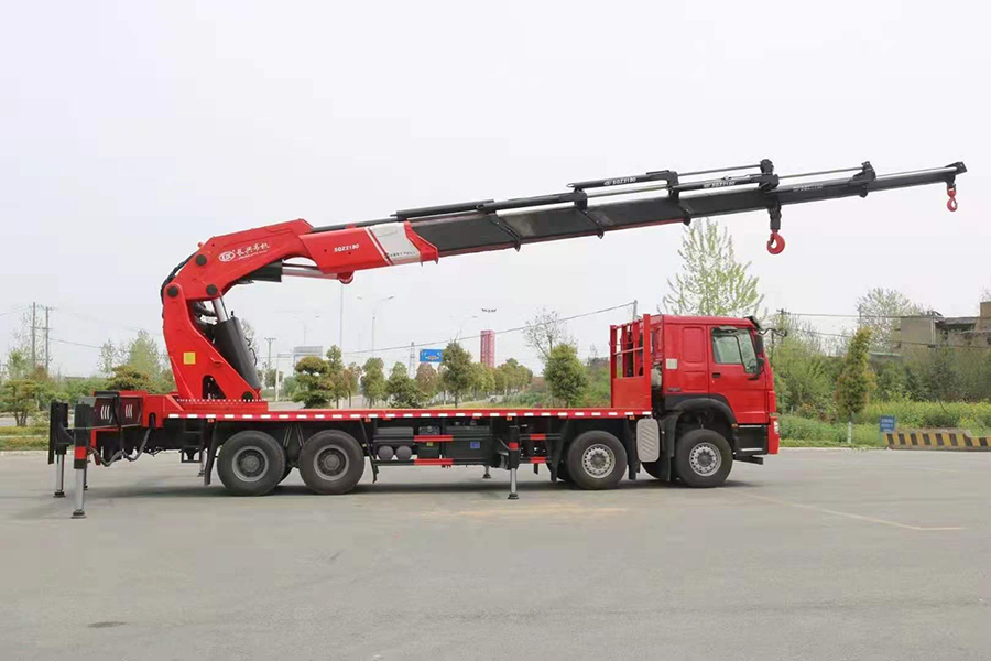 重汽豪沃25噸重型隨車吊圖片展示2