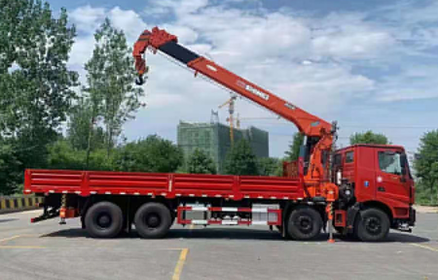 北奔重卡14噸隨車吊石煤QYS-14Ⅴ圖片展示5