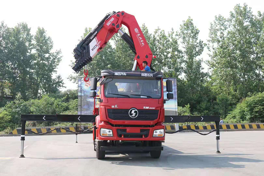 陜汽德龍30噸折臂隨車吊